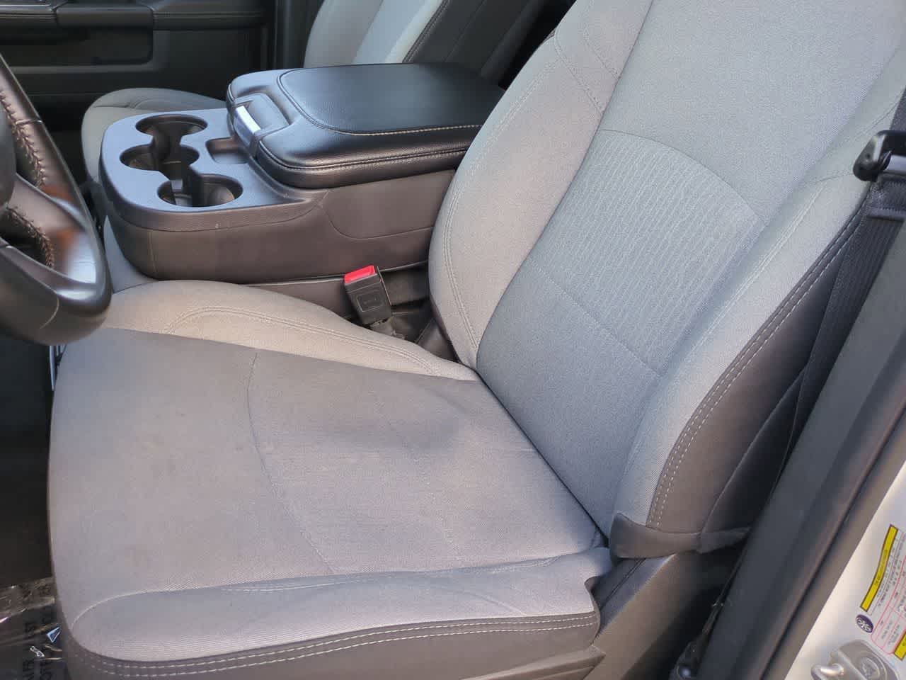 2024 RAM 2500 Big Horn Crew Cab 4x4 6'4' Caja