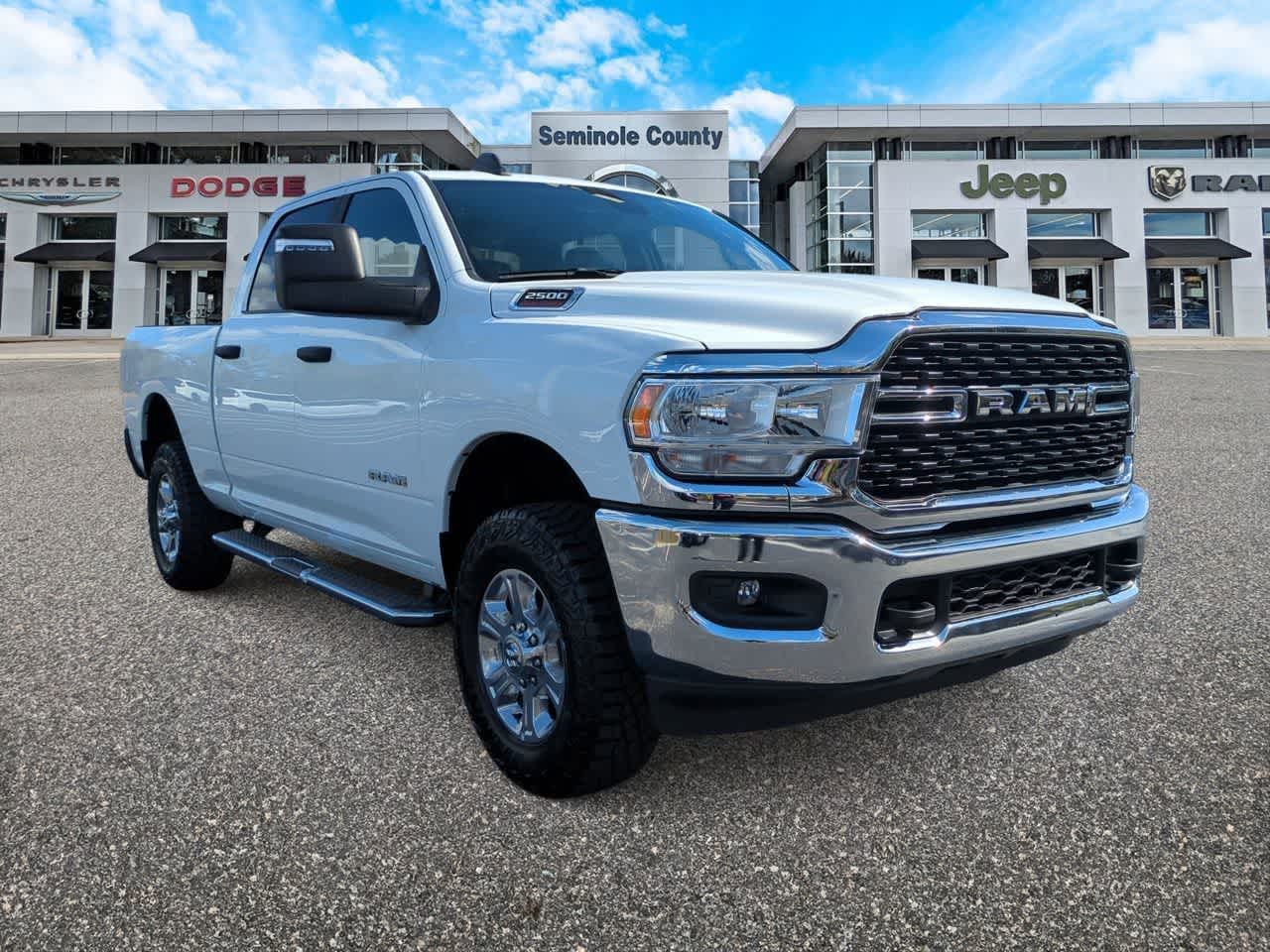 2024 RAM 2500 Big Horn Crew Cab 4x4 6'4' Caja