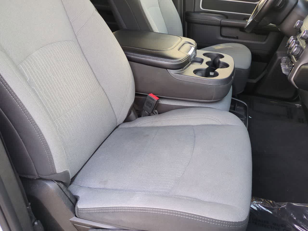 2024 RAM 2500 Big Horn Crew Cab 4x4 6'4' Caja