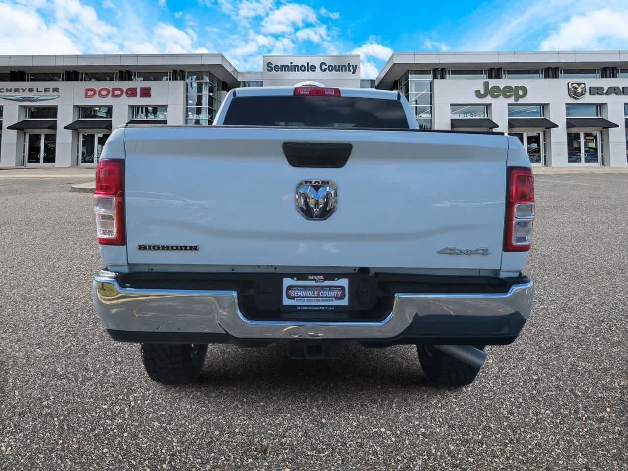 2024 RAM 2500 Big Horn Crew Cab 4x4 6'4' Caja