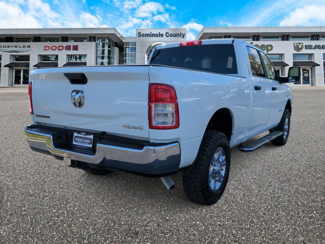 2024 RAM 2500 Big Horn Crew Cab 4x4 6'4' Caja