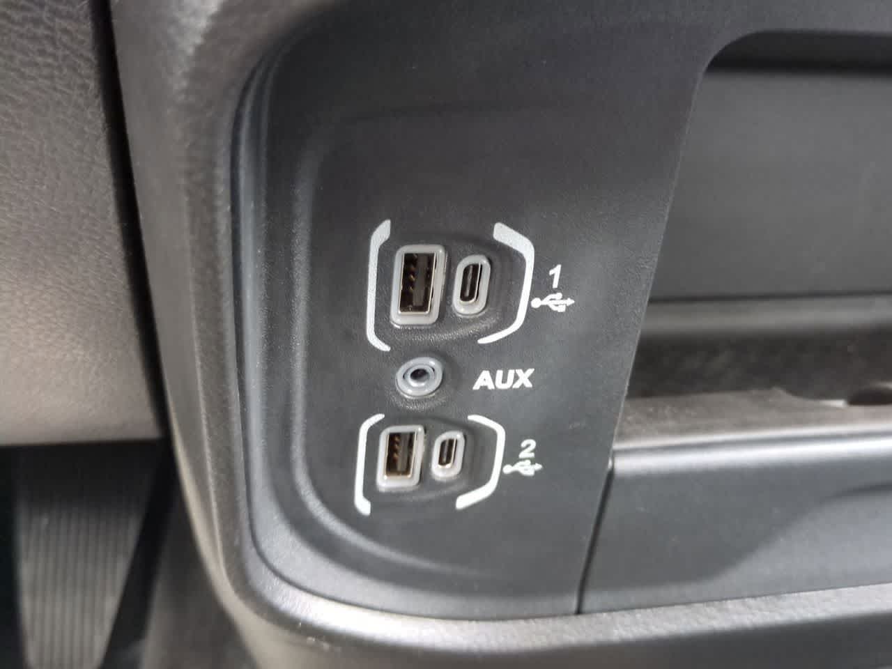 2024 RAM 2500 Big Horn Crew Cab 4x4 6'4' Caja