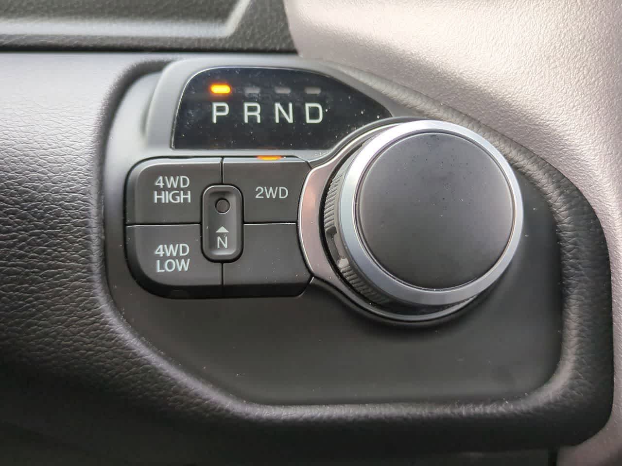 2024 RAM 2500 Big Horn Crew Cab 4x4 6'4' Caja