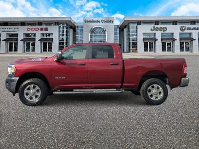 2024 RAM 2500 Big Horn Crew Cab 4x4 6'4' Caja