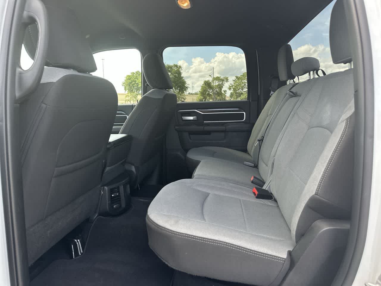 2024 RAM 2500 Big Horn Crew Cab 4x4 6'4' Caja