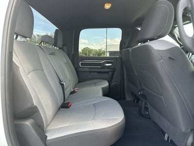 2024 RAM 2500 Big Horn Crew Cab 4x4 6'4' Caja