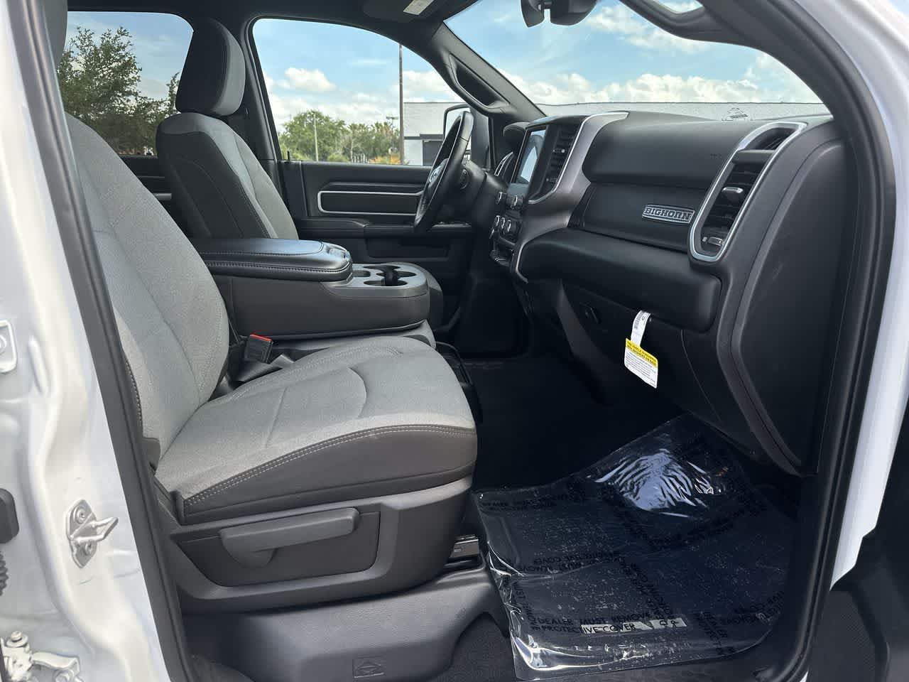 2024 RAM 2500 Big Horn Crew Cab 4x4 6'4' Caja