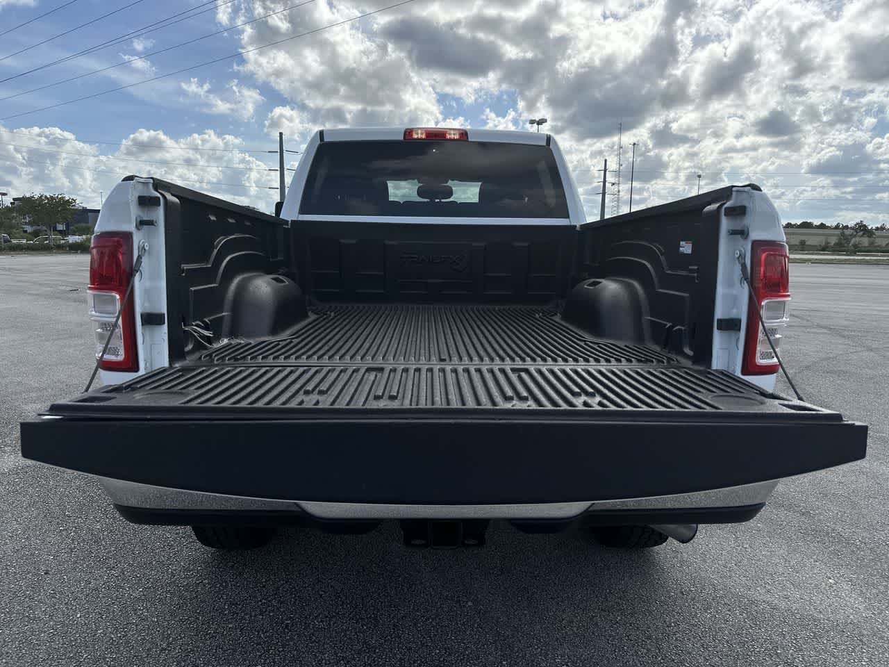 2024 RAM 2500 Big Horn Crew Cab 4x4 6'4' Caja