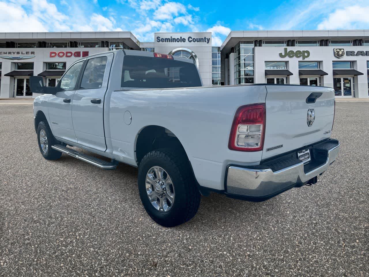 2024 RAM 2500 Big Horn Crew Cab 4x4 6'4' Caja