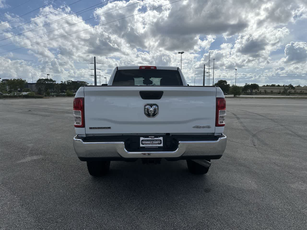 2024 RAM 2500 Big Horn Crew Cab 4x4 6'4' Caja