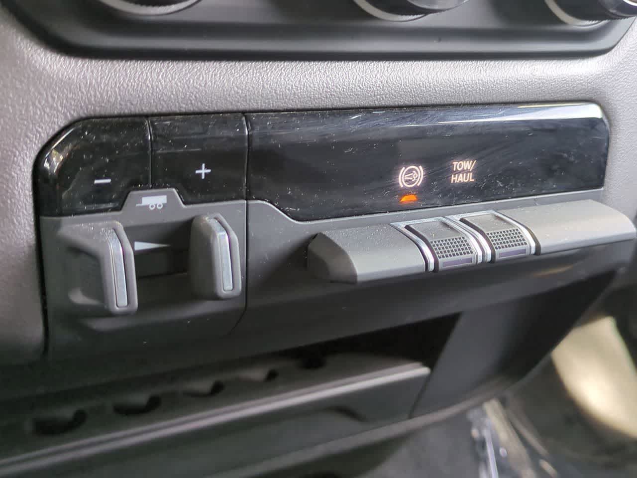 2024 RAM 2500 Big Horn Crew Cab 4x4 6'4' Caja