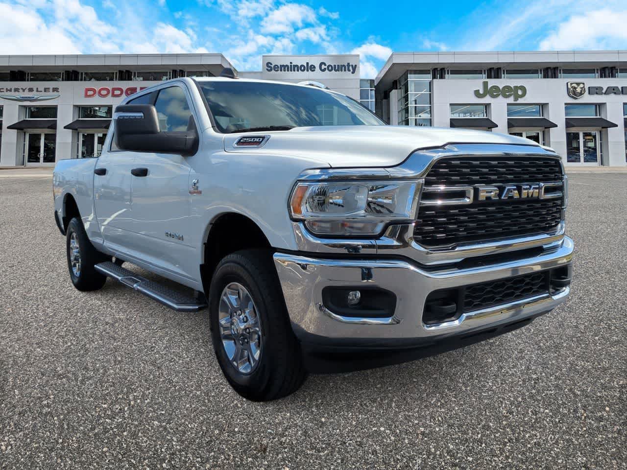 2024 RAM 2500 Big Horn Crew Cab 4x4 6'4' Caja