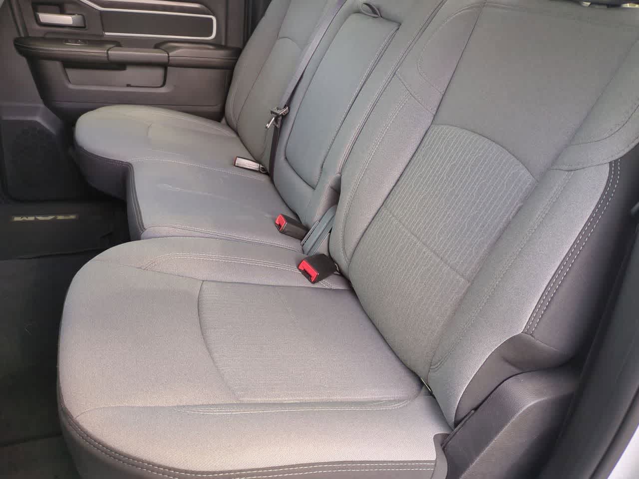 2024 RAM 2500 Big Horn Crew Cab 4x4 6'4' Caja