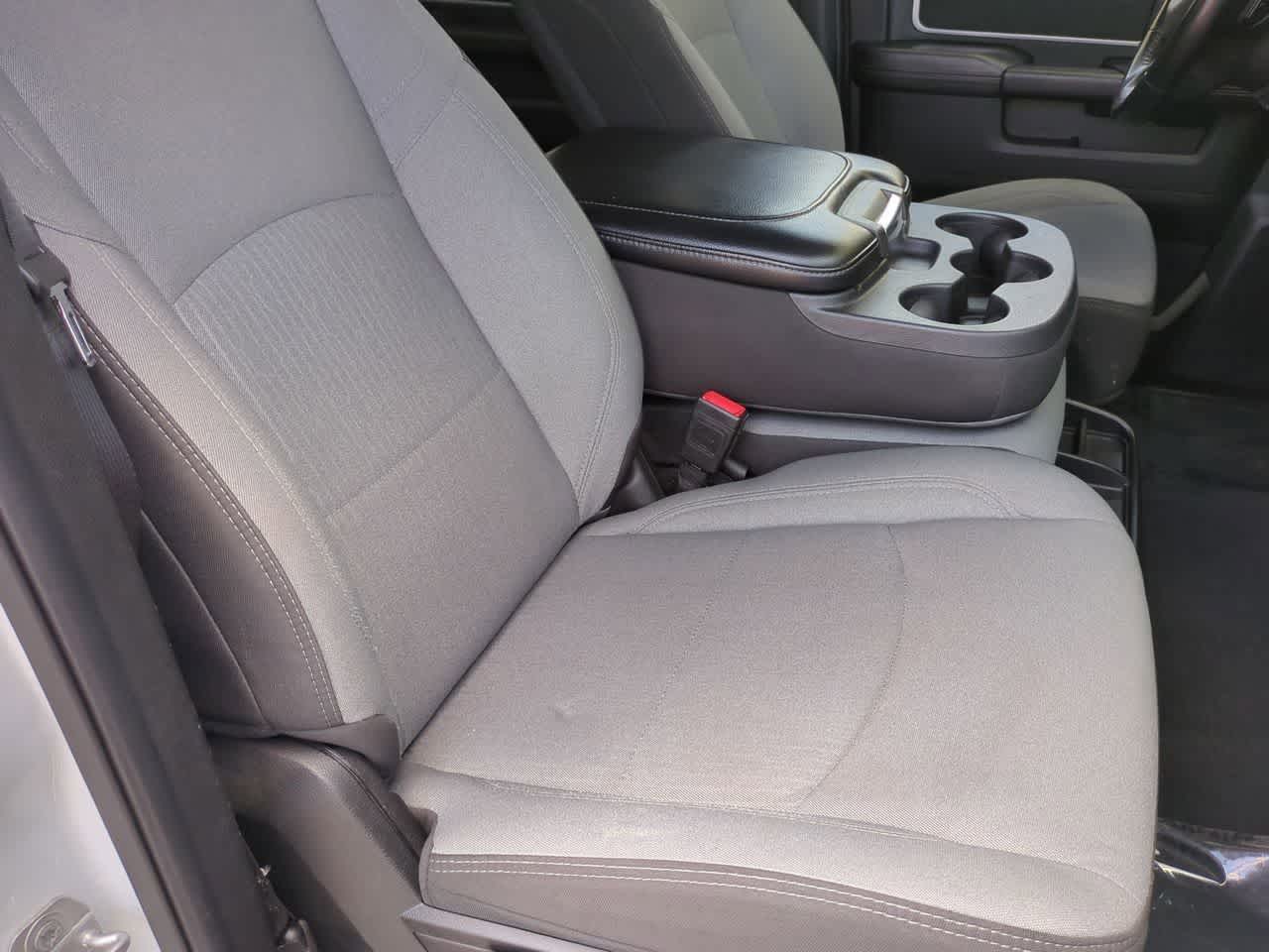 2024 RAM 2500 Big Horn Crew Cab 4x4 6'4' Caja