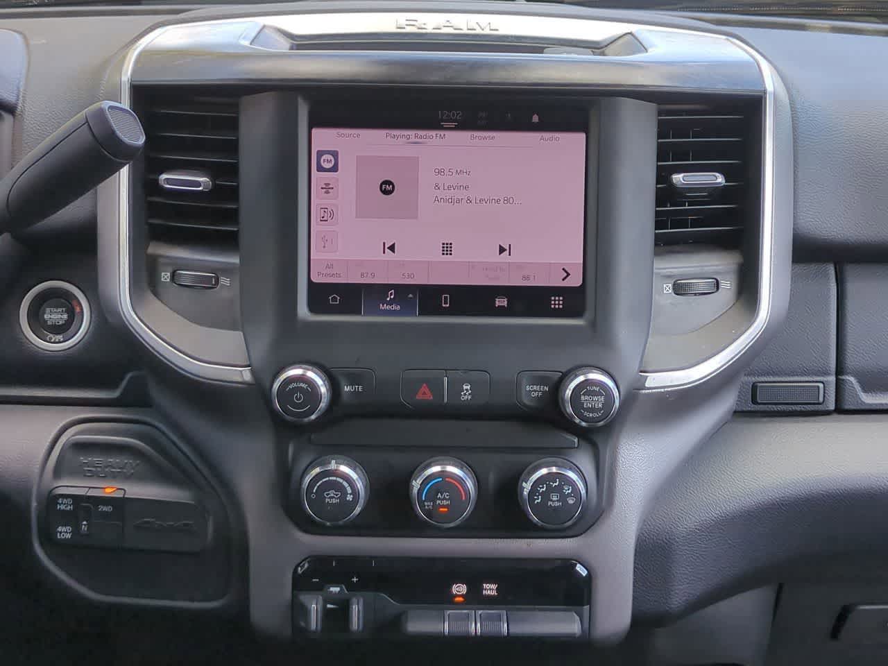 2024 RAM 2500 Big Horn Crew Cab 4x4 6'4' Caja