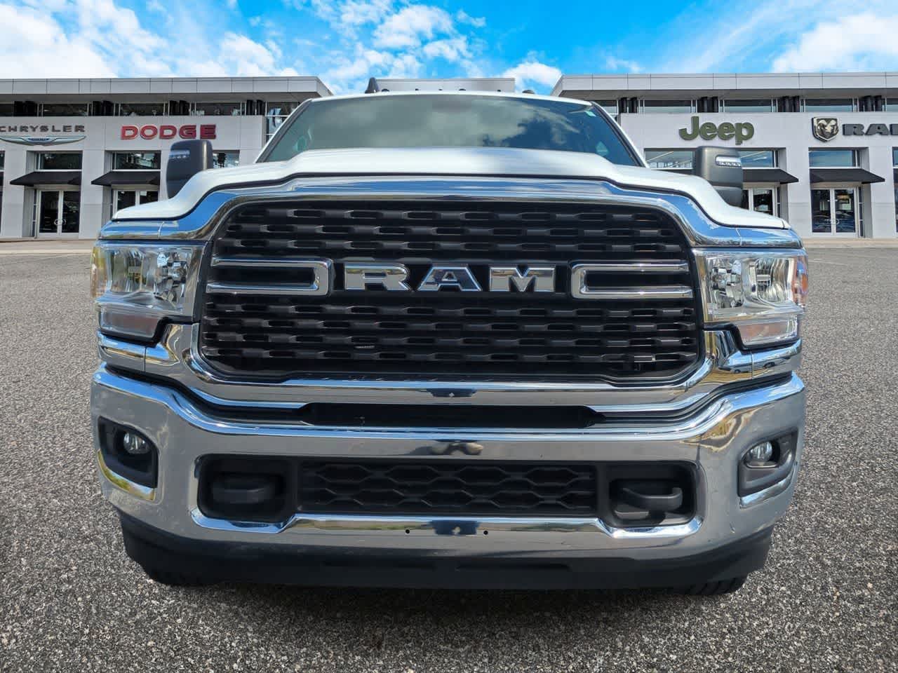 2024 RAM 2500 Big Horn Crew Cab 4x4 6'4' Caja