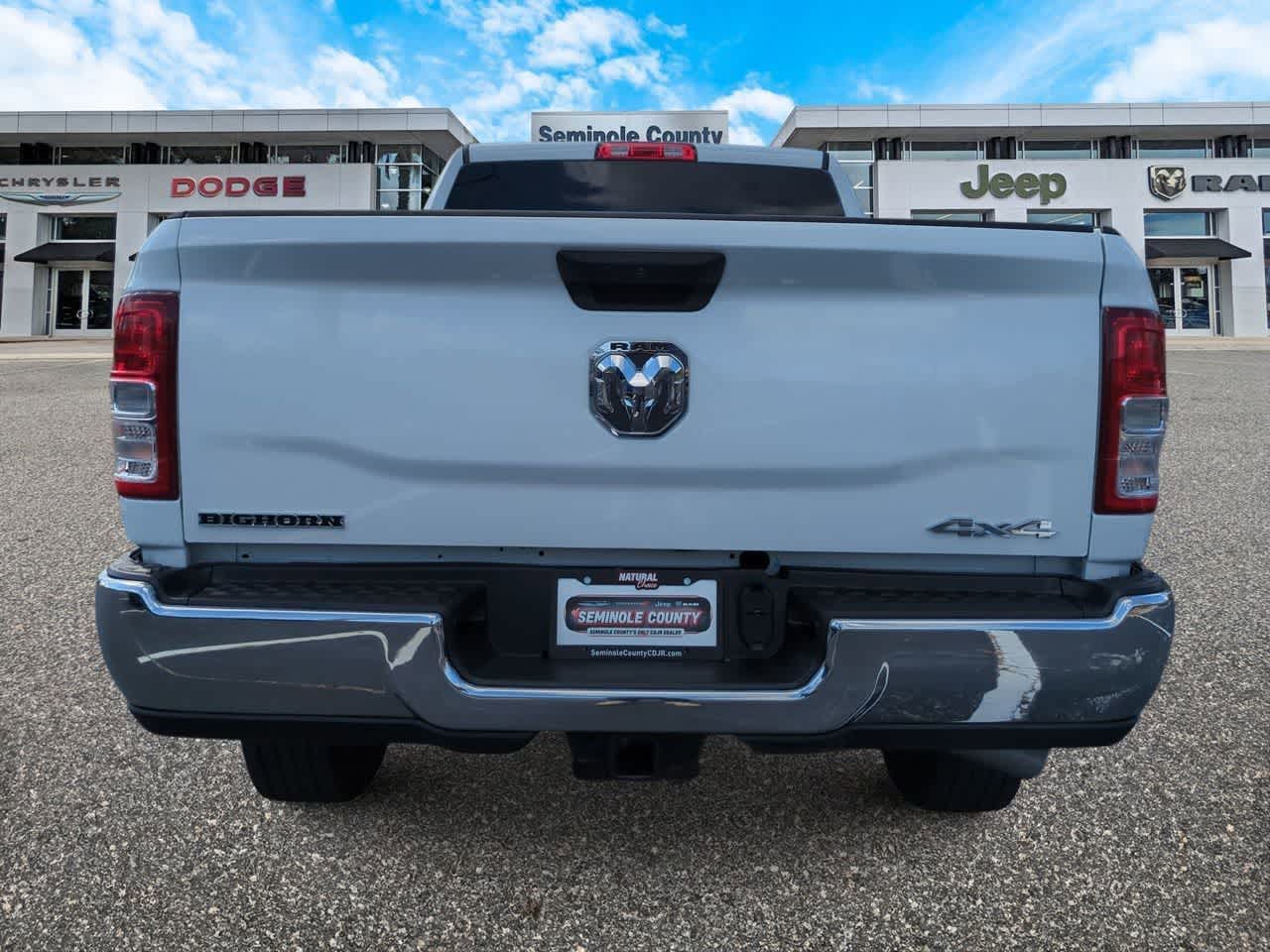 2024 RAM 2500 Big Horn Crew Cab 4x4 6'4' Caja