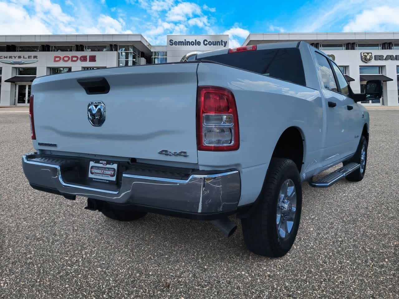 2024 RAM 2500 Big Horn Crew Cab 4x4 6'4' Caja