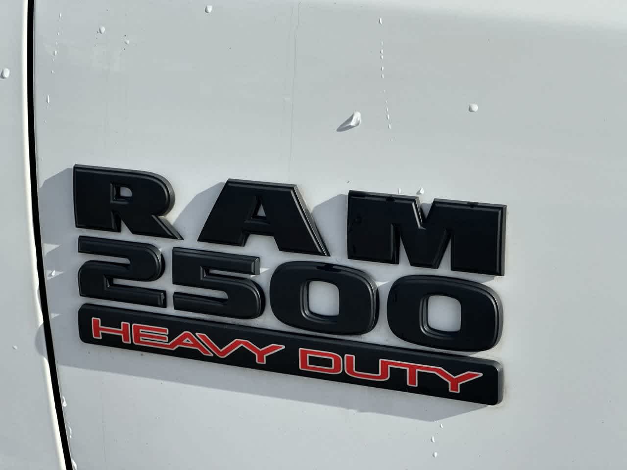 RAM 2500 Laramie Crew Cab 4x4 de 2018 con caja de 6'4'