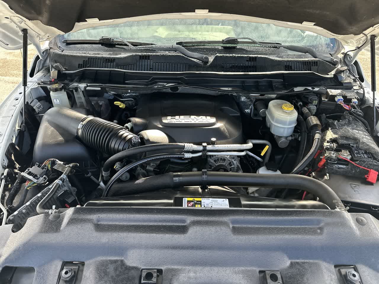 RAM 2500 Laramie Crew Cab 4x4 de 2018 con caja de 6'4'