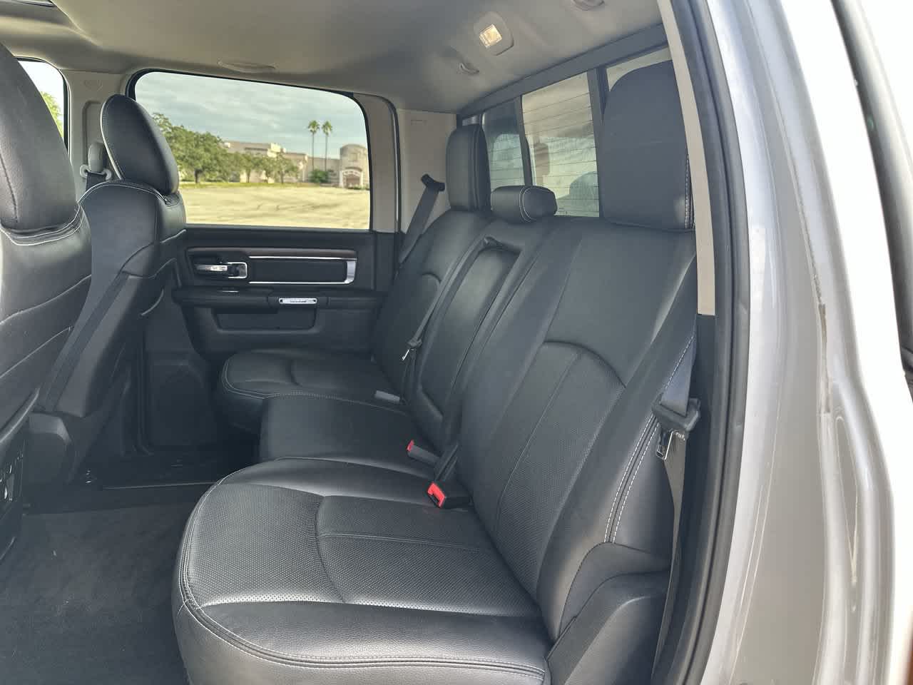 RAM 2500 Laramie Crew Cab 4x4 de 2018 con caja de 6'4'