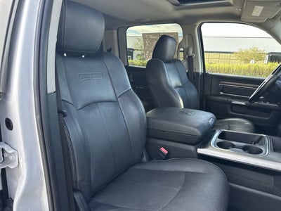 RAM 2500 Laramie Crew Cab 4x4 de 2018 con caja de 6'4'