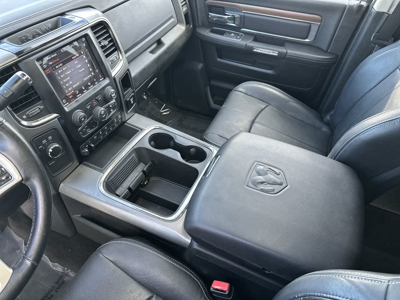 RAM 2500 Laramie Crew Cab 4x4 de 2018 con caja de 6'4'
