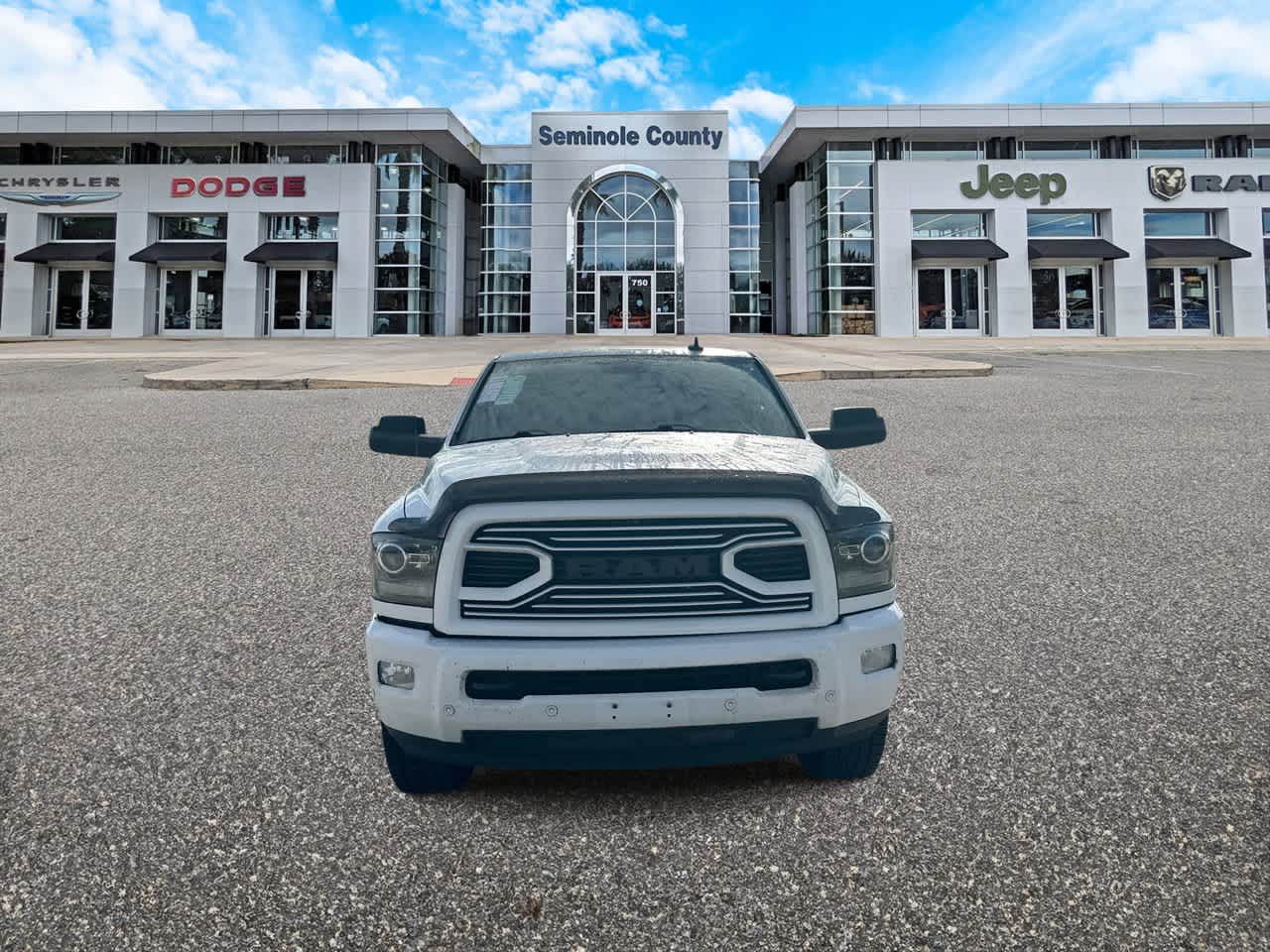 RAM 2500 Laramie Crew Cab 4x4 de 2018 con caja de 6'4'