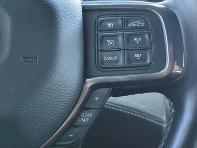 RAM 2500 Limited Crew Cab 4x4 2019 con caja de 6'4''