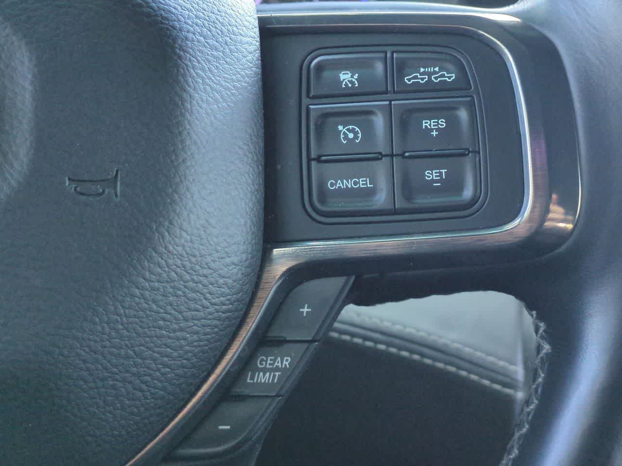 RAM 2500 Limited Crew Cab 4x4 2019 con caja de 6'4''