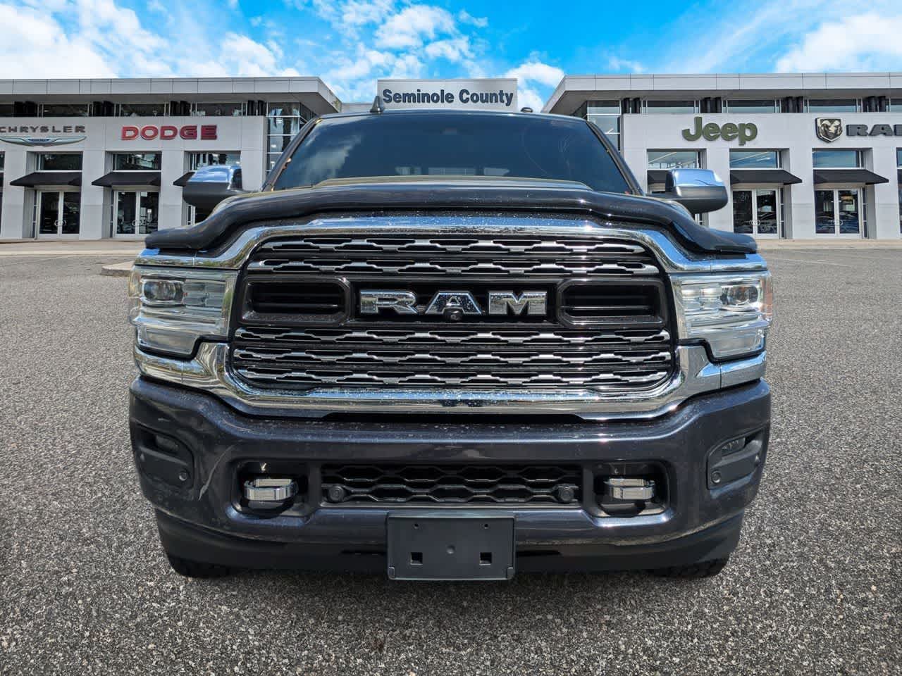 RAM 2500 Limited Crew Cab 4x4 2019 con caja de 6'4''