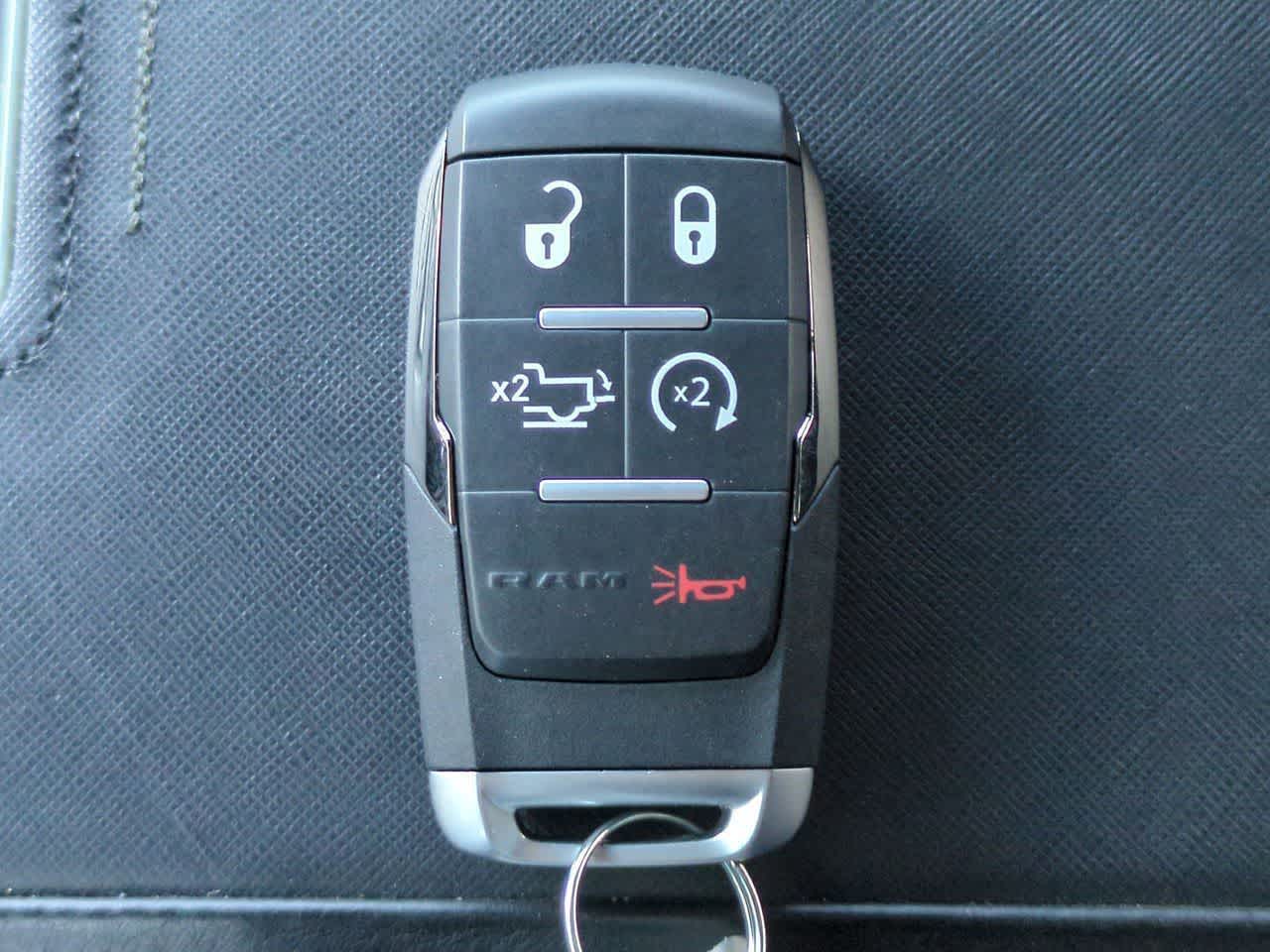 RAM 2500 Limited Crew Cab 4x4 2019 con caja de 6'4''