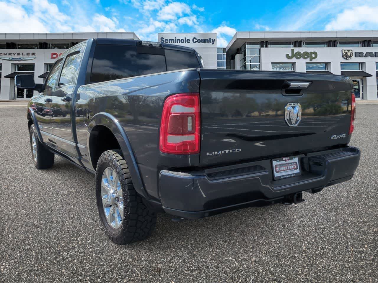 RAM 2500 Limited Crew Cab 4x4 2019 con caja de 6'4''