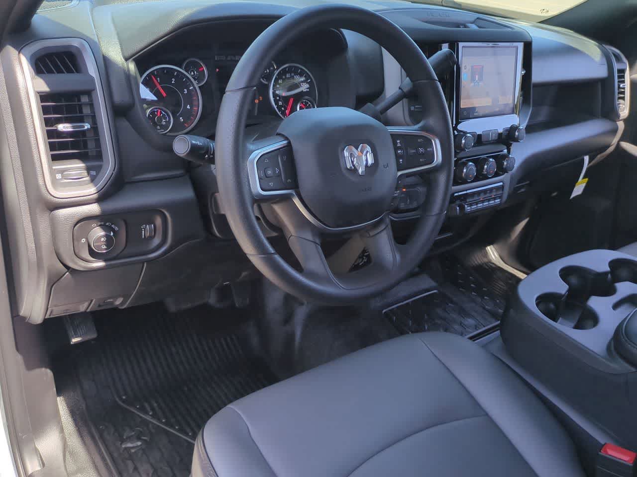 RAM 5500 Chasis-cabina de 2026 RAM 5500 TRADESMAN Chasis-cabina doble 4x4 84' CA