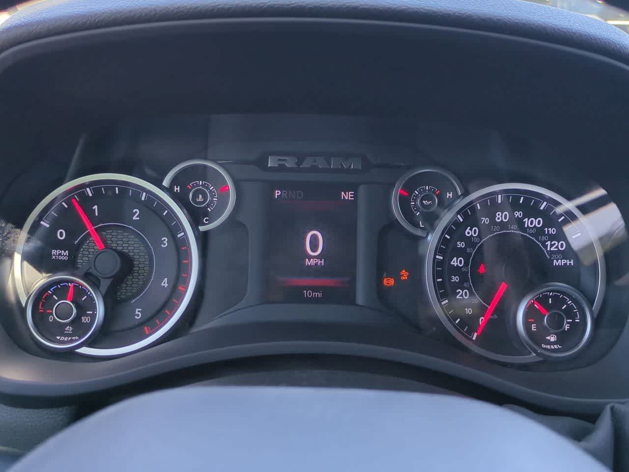 RAM 5500 Chasis-cabina de 2026 RAM 5500 TRADESMAN Chasis-cabina doble 4x4 84' CA