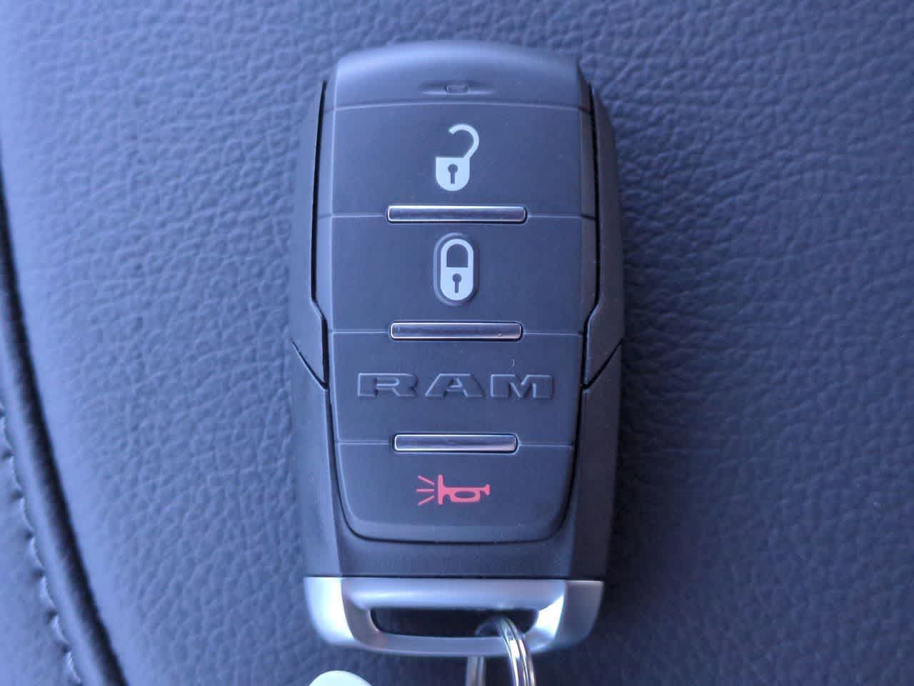 RAM 5500 Chasis-cabina de 2026 RAM 5500 TRADESMAN Chasis-cabina doble 4x4 84' CA