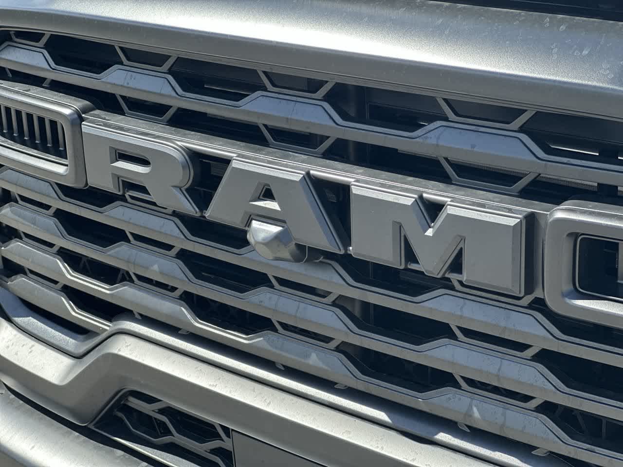 RAM 3500 Chasis-cabina de 2027; RAM 3500 TRADESMAN, cabina doble, chasis, 4x4, 60' CA