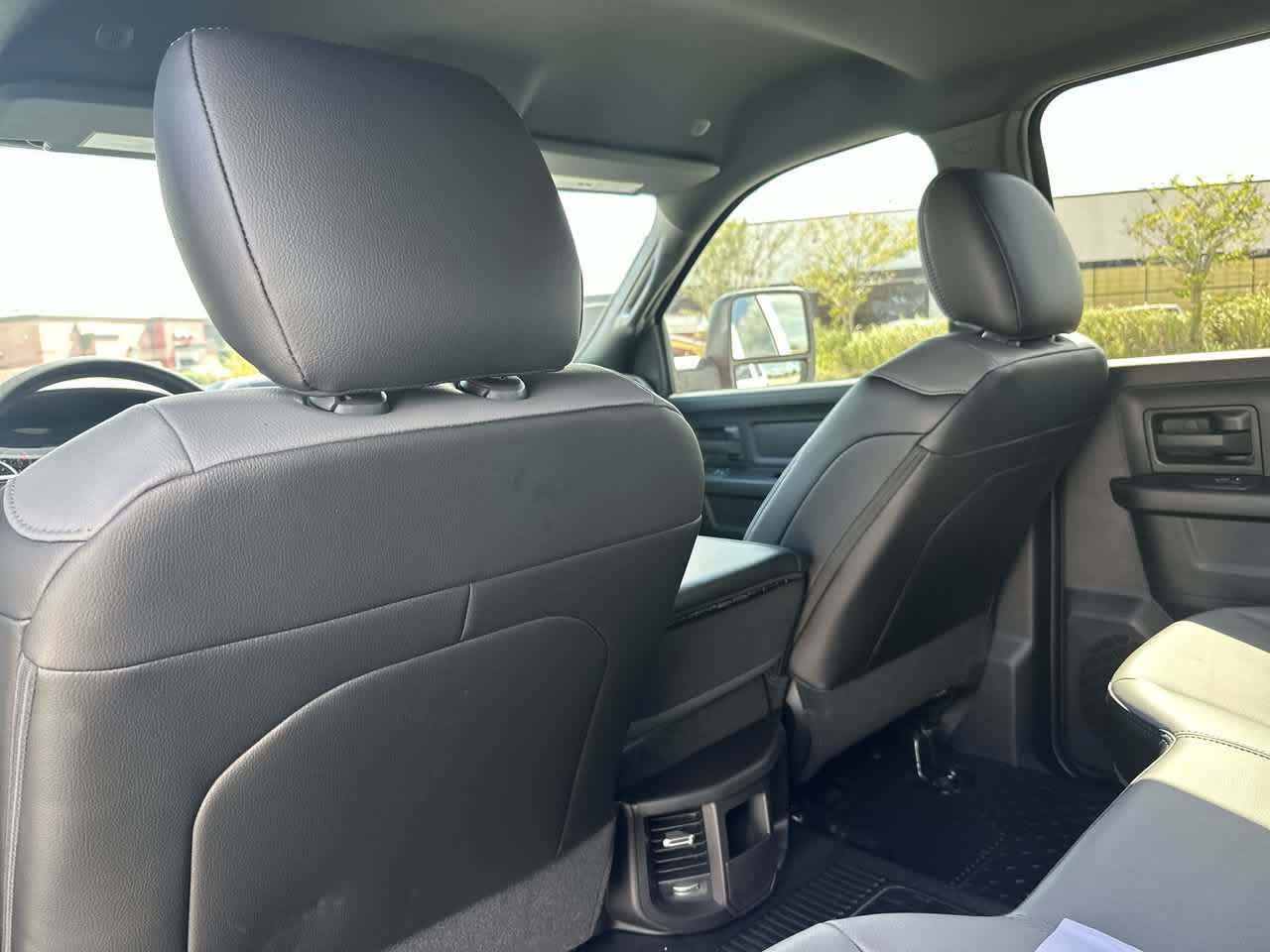 RAM 3500 Chasis-cabina de 2027; RAM 3500 TRADESMAN, cabina doble, chasis, 4x4, 60' CA