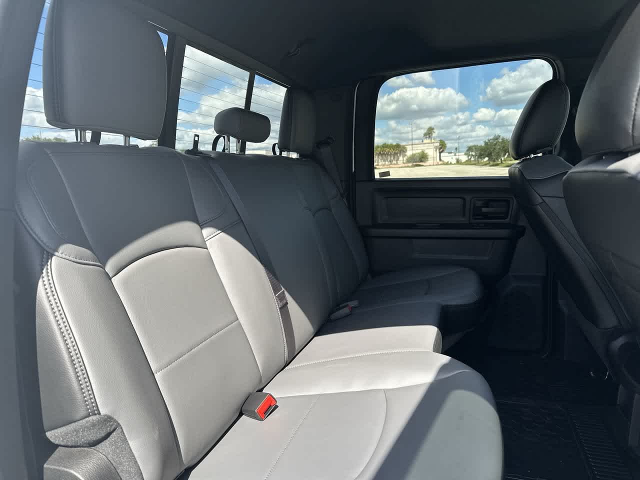 RAM 3500 Chasis-cabina de 2027; RAM 3500 TRADESMAN, cabina doble, chasis, 4x4, 60' CA