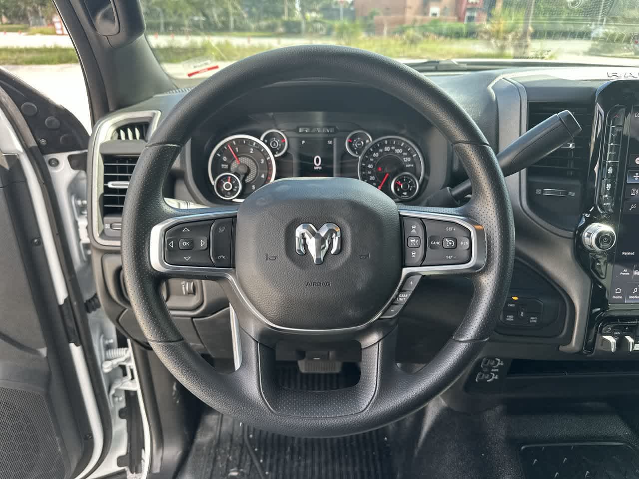 RAM 3500 Chasis-cabina de 2027; RAM 3500 TRADESMAN, cabina doble, chasis, 4x4, 60' CA