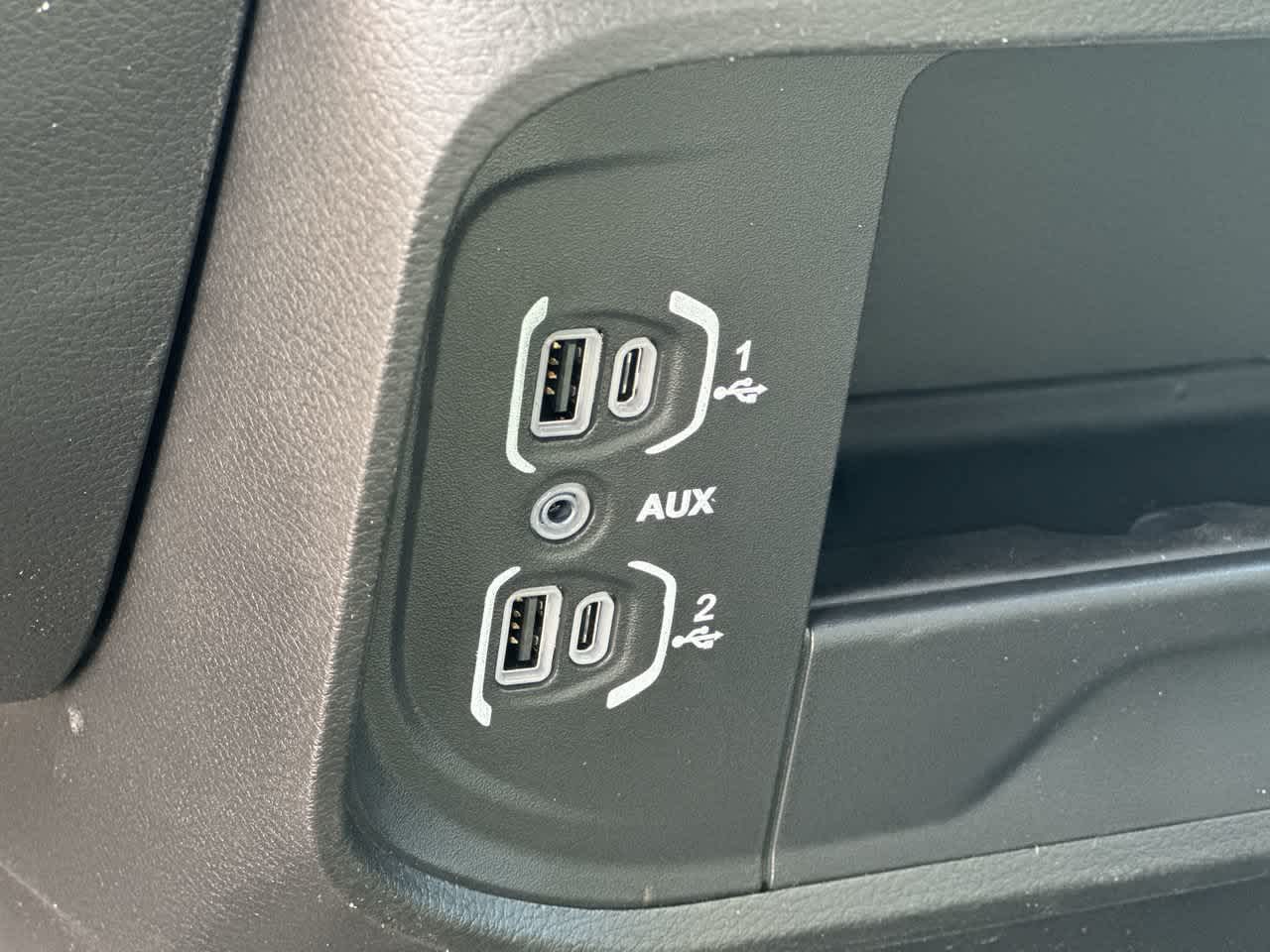 RAM 3500 Chasis-cabina de 2027; RAM 3500 TRADESMAN, cabina doble, chasis, 4x4, 60' CA
