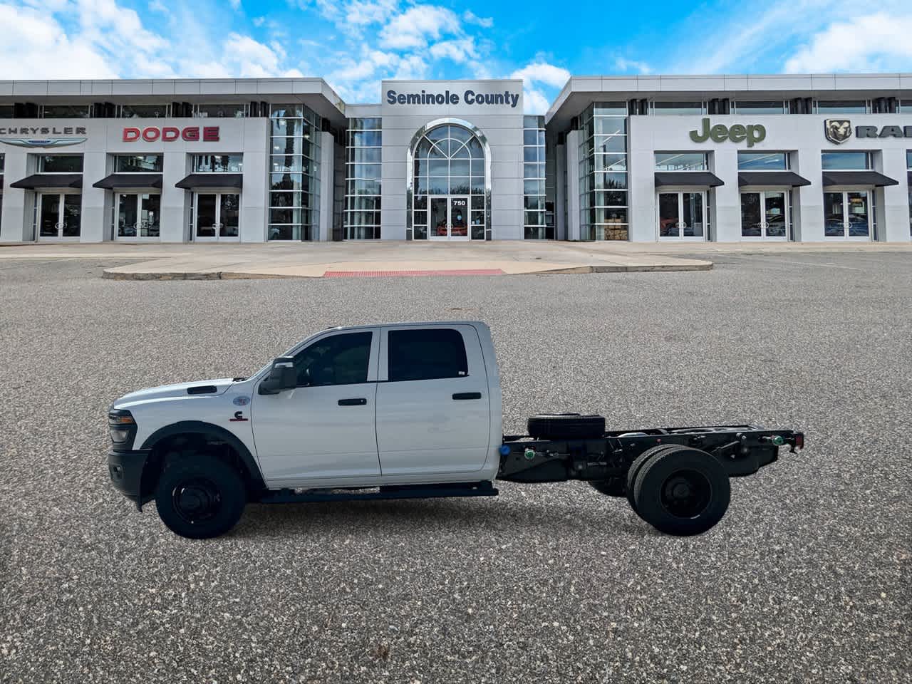 RAM 3500 Chasis-cabina de 2027; RAM 3500 TRADESMAN, cabina doble, chasis, 4x4, 60' CA