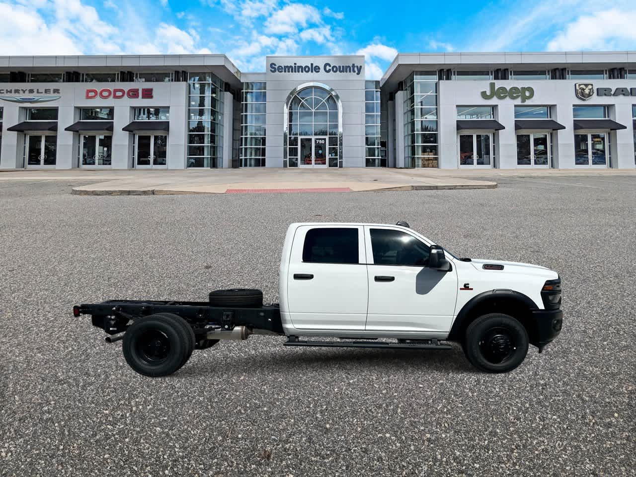 RAM 3500 Chasis-cabina de 2027; RAM 3500 TRADESMAN, cabina doble, chasis, 4x4, 60' CA