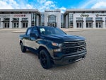 Chevrolet Silverado 1500 2WD de 2024, cabina doble, caja corta, versión Custom