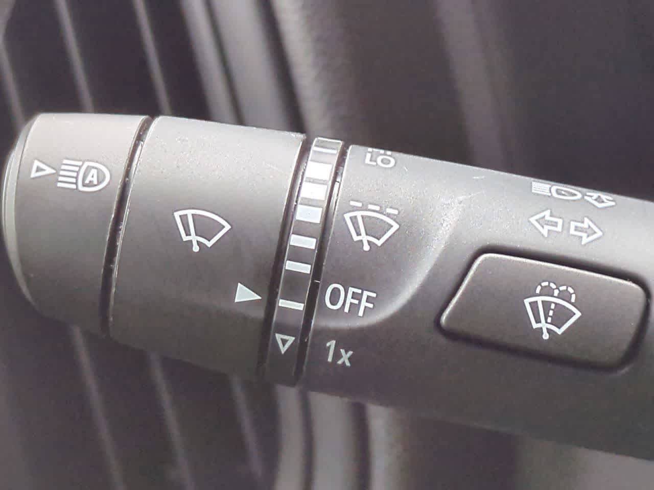 Chevrolet Silverado 1500 4x4 de 2025, cabina doble, caja corta, versión Trail Boss personalizada