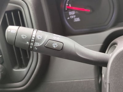 Chevrolet Silverado 1500 4x4 de 2025, cabina doble, caja corta, versión Trail Boss personalizada