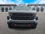 Chevrolet Silverado 1500 4x4 de 2025, cabina doble, caja corta, versión Trail Boss personalizada