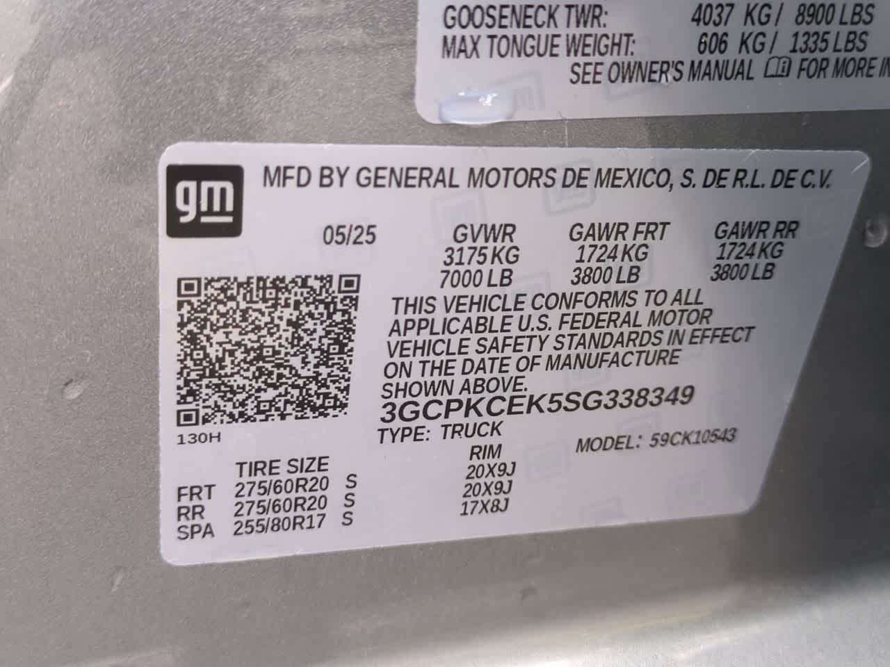 Chevrolet Silverado 1500 4x4 de 2025, cabina doble, caja corta, versión Trail Boss personalizada
