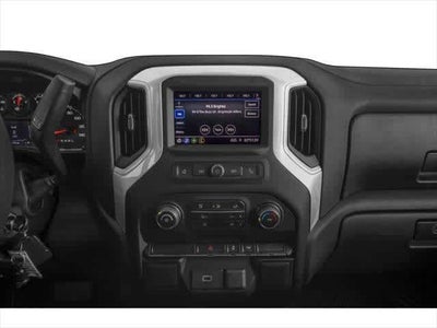 Chevrolet Silverado 1500 2WD de 2020, cabina doble, caja estándar, versión Custom