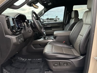 Chevrolet Silverado 1500 4WD de 2023, cabina doble, caja corta, ZR2